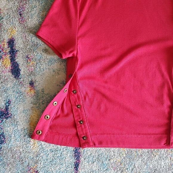 We TheĀ Free Red Ribbed Mockneck Top with SideāSnapsāSizeāXS - Picture 4 of 9